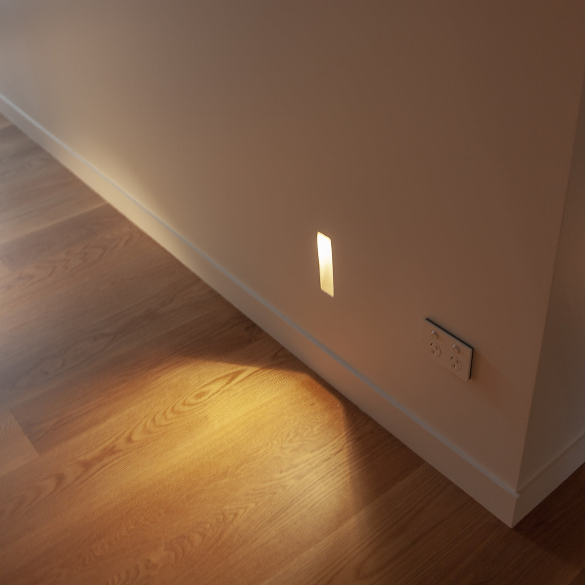Trimless Ambient Wall Light Kit Black